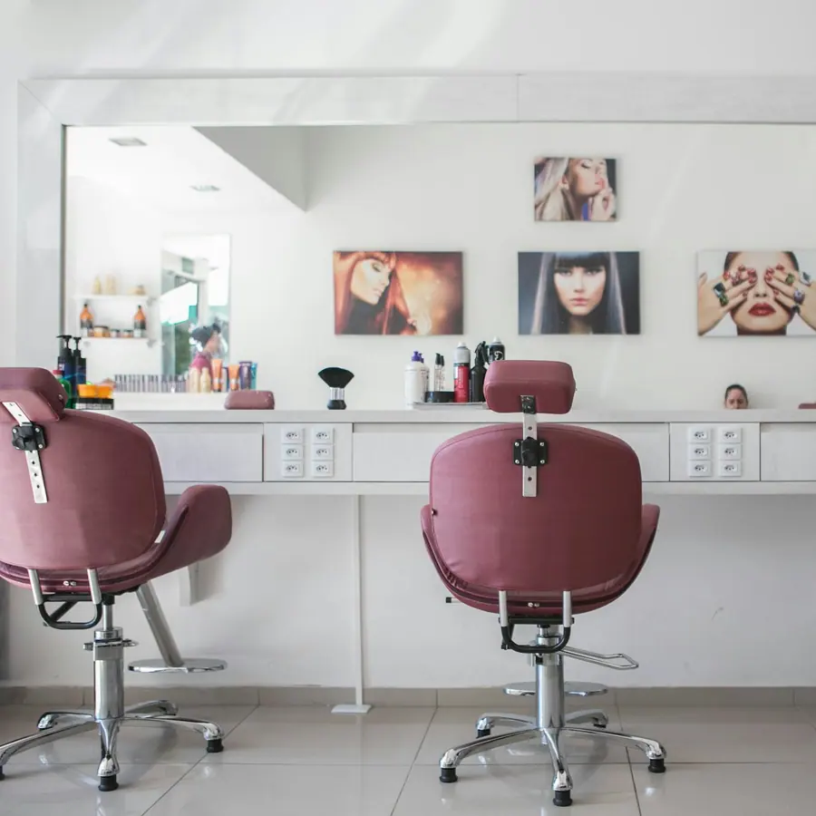 Posturile de machiaj din salon